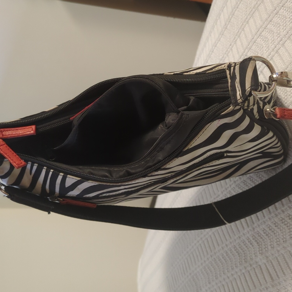 Gun Tote 'N Mama Zebra Print Shoulder Bag - Fashion, Function & Safety In 1 - Picture 7 of 8